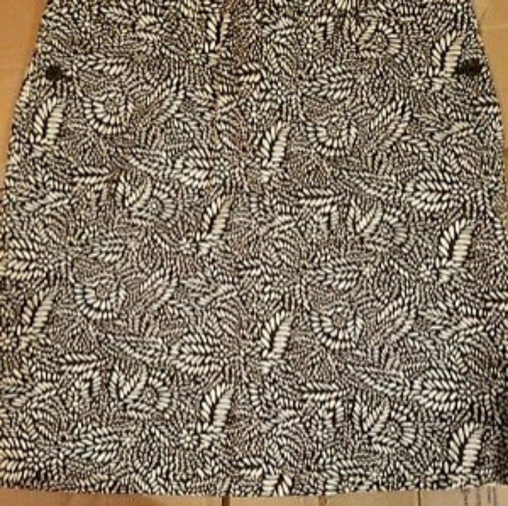 NWT Ann Taylor tencel cotton floral jean skirt. 12 - Picture 2 of 6